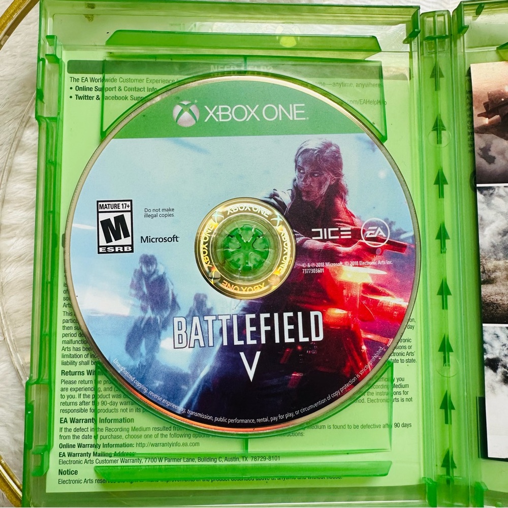 Battlefield V – Xbox One Game Disc (Pre-Owned) – NWT - Picture 3 of 4